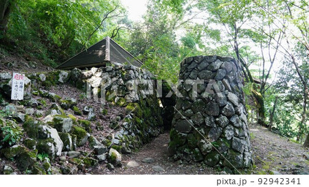 高鉢山の風穴【香川県綾歌郡綾川町】 高鉢山の風穴【香川県綾歌郡綾川町】 92942341