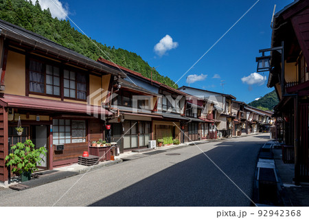 郡上八幡の古い町並み 岐阜県郡上市八幡町 郡上八幡の古い町並み 岐阜県郡上市八幡町 92942368