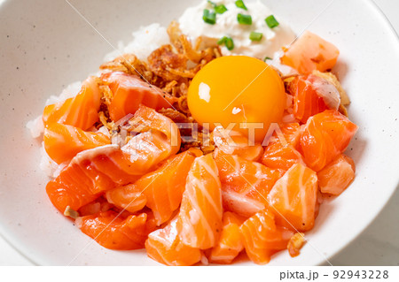 Japanese rice with fresh salmon raw and egg Japanese rice with fresh salmon raw and egg 92943228