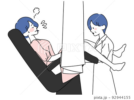 婦人科の内診を受ける女性 92944155