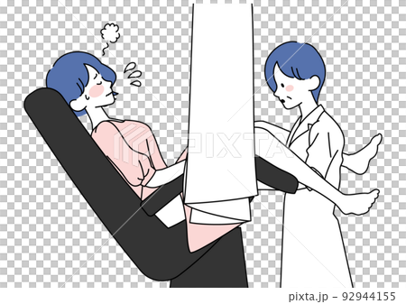 婦人科の内診を受ける女性 92944155
