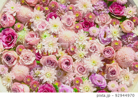 ふんわりピンクの花手水 ふんわりピンクの花手水 92944970