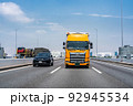 《神奈川県》トラックドライバー・首都高速湾岸線 92945534