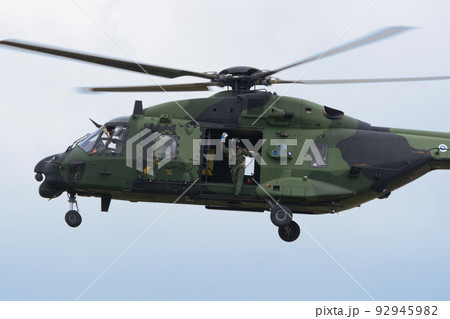 フィンランド陸軍NH90ヘリコプター 92945982