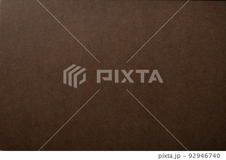質感のある焦げ茶色の紙の背景テクスチャー 質感のある焦げ茶色の紙の背景テクスチャー 92946740
