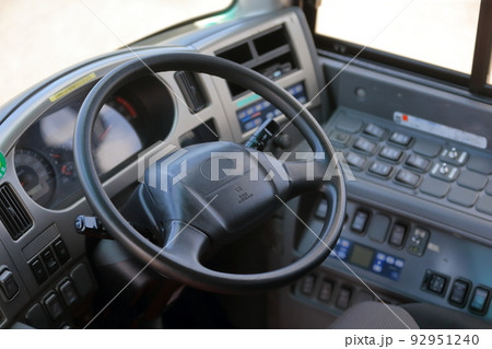 観光バス運転席　イメージ 92951240
