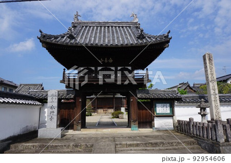 岡山県津山市城西にある日蓮宗の寺院：本行寺 92954606