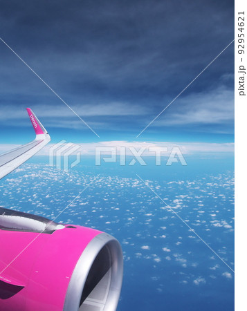 ジェット旅客機内からの景色　 92954621