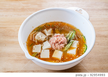 ツナが入った冷や汁 92954993