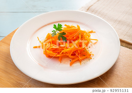 キャロットサラダ 92955131
