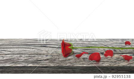 Red roses and rose petals on Wooden table top, Valentines day concept 92955138