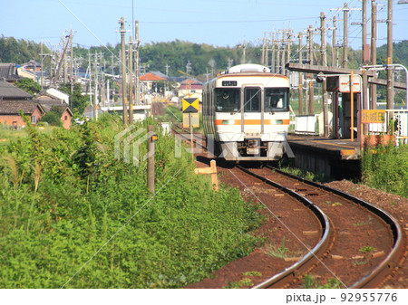 JR参宮線で田んぼの中にある無人駅「外城田駅（ときだえき）」 92955776