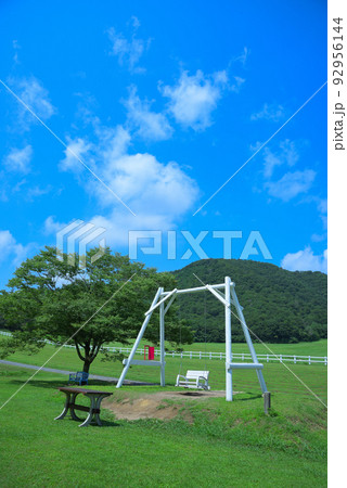 青空の下で過ごす癒しの場所 92956144