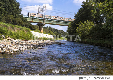 夏の清流と武蔵野線205系 92956458
