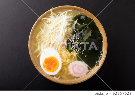 塩ラーメン　わかめラーメン 92957622
