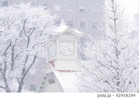 雪の降る札幌時計台 雪の降る札幌時計台 92958294