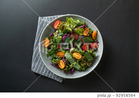 野菜 レタス 新鮮 92958564