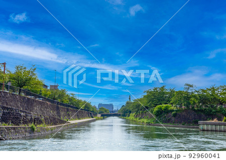京都　琵琶湖疏水付近の川 92960041