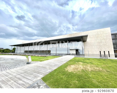 京都博物館にある平成知新館の外観 京都博物館にある平成知新館の外観 92960870