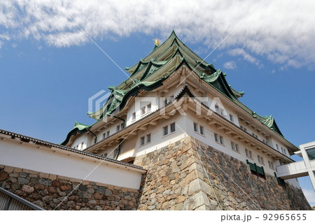 お城を下から見上げる(名古屋城 愛知県 名古屋市) お城を下から見上げる(名古屋城 愛知県 名古屋市) 92965655