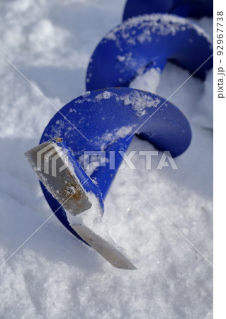 らせん状のドリルの歯先、アイスドリル(ワカサギ釣り 松原湖 長野県 小海町) らせん状のドリルの歯先、アイスドリル(ワカサギ釣り 松原湖 長野県 小海町) 92967738