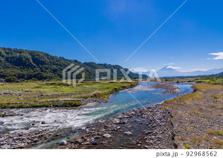 (山梨県)韮崎市・釜無川から富士山遠望 (山梨県)韮崎市・釜無川から富士山遠望 92968562