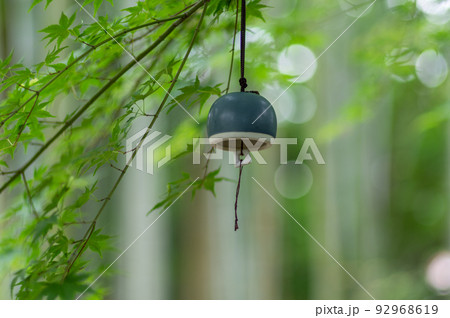 竹林の風鈴 92968619