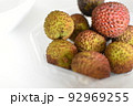 ライチ(Fresh Fruits of Lychee in Bowl) 92969255