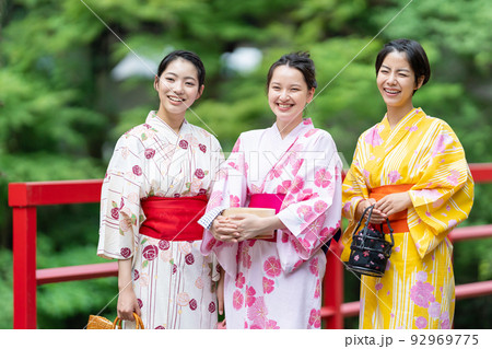 温泉旅行　浴衣　女子旅 92969775