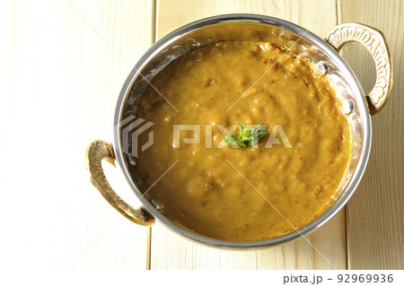 羊肉を使ったキーマカレーを俯瞰で撮影 羊肉を使ったキーマカレーを俯瞰で撮影 92969936