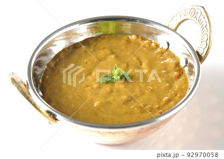 羊肉を使ったキーマカレーを白背景で撮影 羊肉を使ったキーマカレーを白背景で撮影 92970058