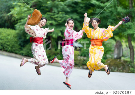 温泉旅行 浴衣 女子旅 温泉旅行 浴衣 女子旅 92970197