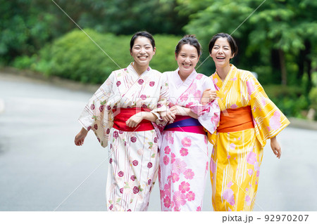 温泉旅行　浴衣　女子旅 92970207