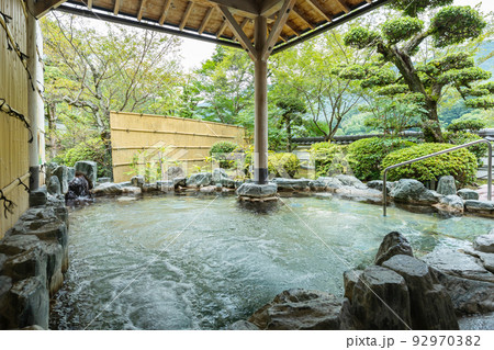 露天風呂　温泉 92970382