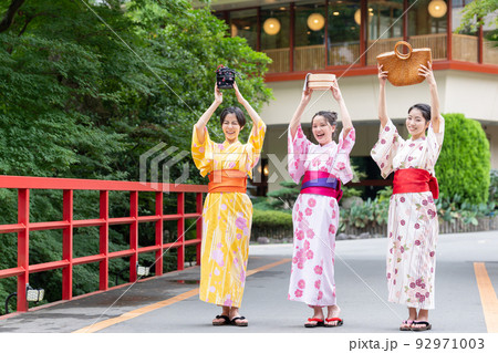 温泉旅行 浴衣 女子旅 温泉旅行 浴衣 女子旅 92971003