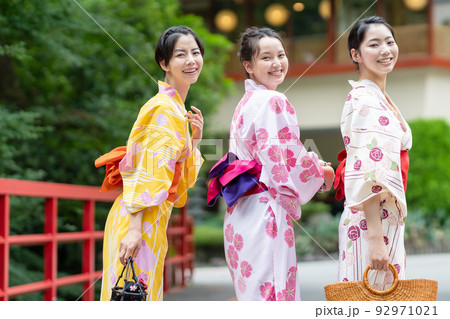 温泉旅行　浴衣　女子旅 92971021