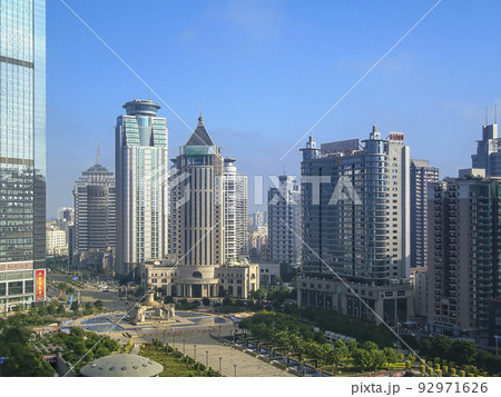 中国・南寧 金湖広場と周囲の高層ビル群 / Nanning, Guangxi, China 92971626