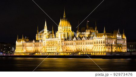 Parlament in Budapest is hungarian landmark in night light 92973476