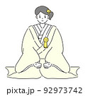 着物を着て正座する女性（和装婚） 92973742