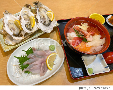 函館でいただく海鮮料理 92974857