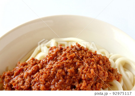 うどんを使った汁なし担々麺 92975117