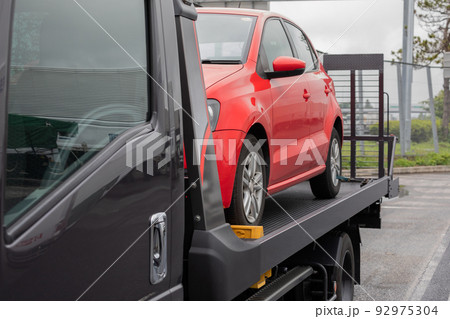 レッカー車　故障車 92975304