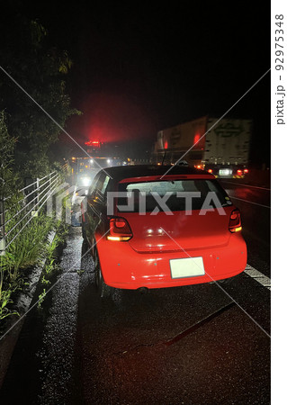 レッカー車 故障車 レッカー車 故障車 92975348