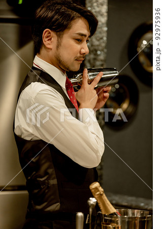 バーテンダー バーテンダー 92975936