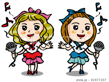 アイドル活動をするやさしい顔をした女の子二人 92977207