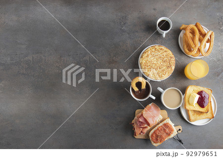 Typical Spanish Breakfast 92979651