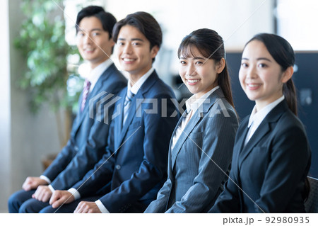 面接　就活　大学生 92980935
