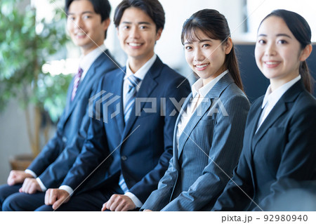 面接　就活　大学生 92980940