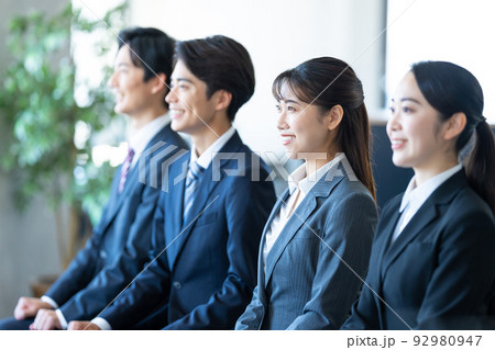 面接　就活　大学生 92980947