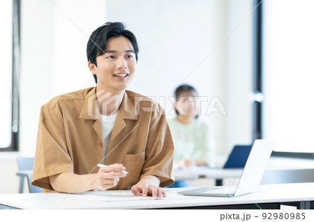 大学生 授業 教室 大学生 授業 教室 92980985